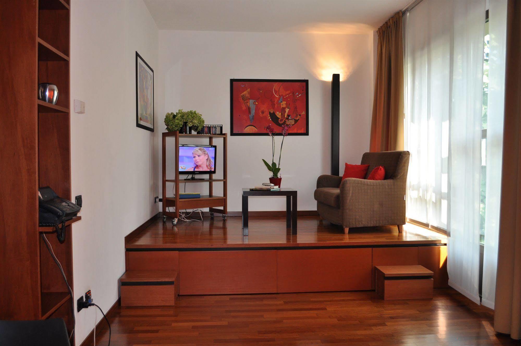 Residence Le Corti Милан Экстерьер фото